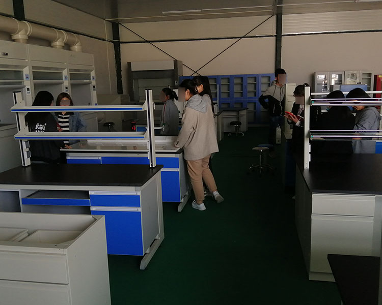 山東業(yè)創(chuàng)實(shí)驗(yàn)設(shè)備生產(chǎn)工廠