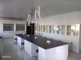 濟寧實驗臺,通風(fēng)柜,通風(fēng)系統(tǒng)安裝完成