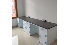 山東業(yè)創(chuàng)實(shí)驗(yàn)設(shè)備有限公司，實(shí)驗(yàn)室工作臺(tái)安裝視頻