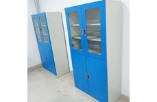 山東業(yè)創(chuàng)實驗設備有限公司，實驗室試劑柜子的擺放