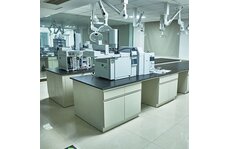 實驗室工作臺用什么材料？詳解實驗室工作臺材料的優(yōu)缺點