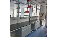 實(shí)驗(yàn)臺(tái)柜清潔保養(yǎng)的全面指南(科學(xué)維護(hù)實(shí)驗(yàn)室設(shè)備，提升工作效率與安全性  )