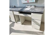 實(shí)驗(yàn)臺(tái)廠(chǎng)家直銷(xiāo)，優(yōu)質(zhì)設(shè)備，一步到位(如何通過(guò)廠(chǎng)家人的實(shí)驗(yàn)臺(tái)采購(gòu)方案提高實(shí)驗(yàn)室效率  )